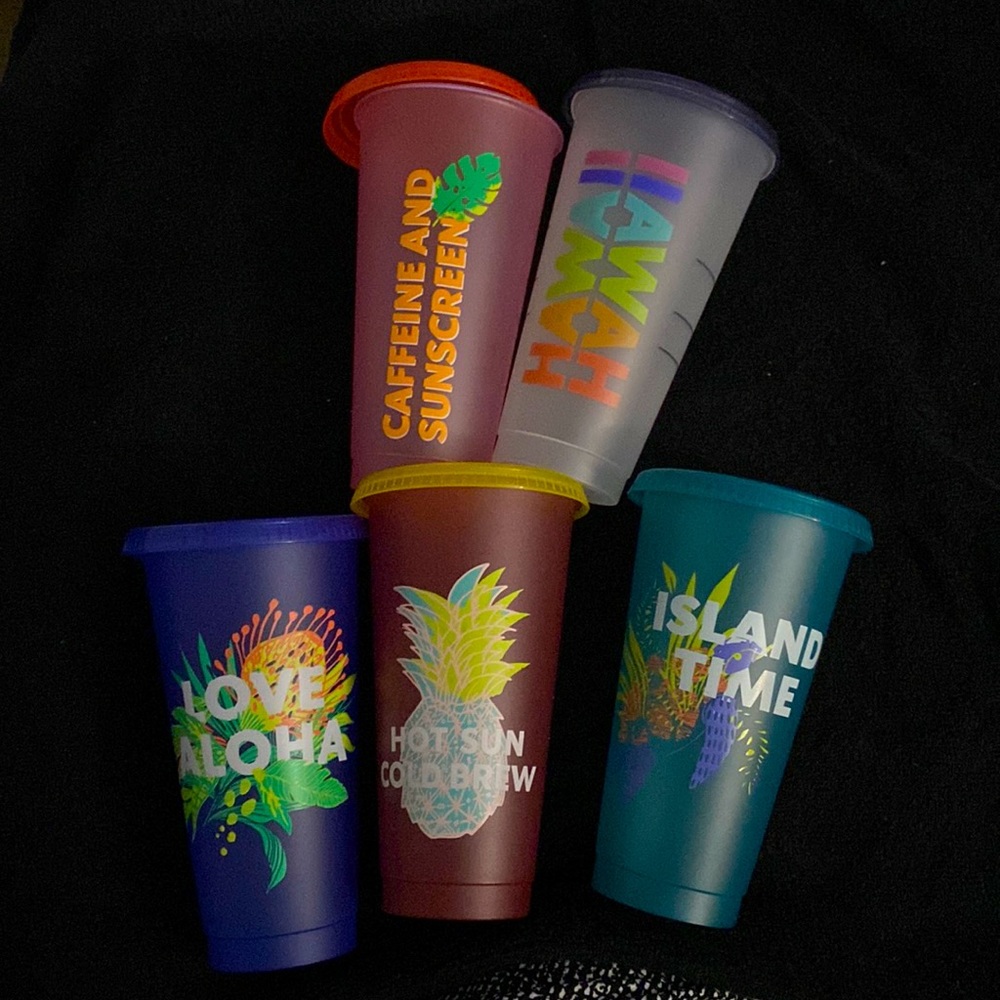 Starbucks reusable plastic Cup Hawaii collec with straw. will personalize free